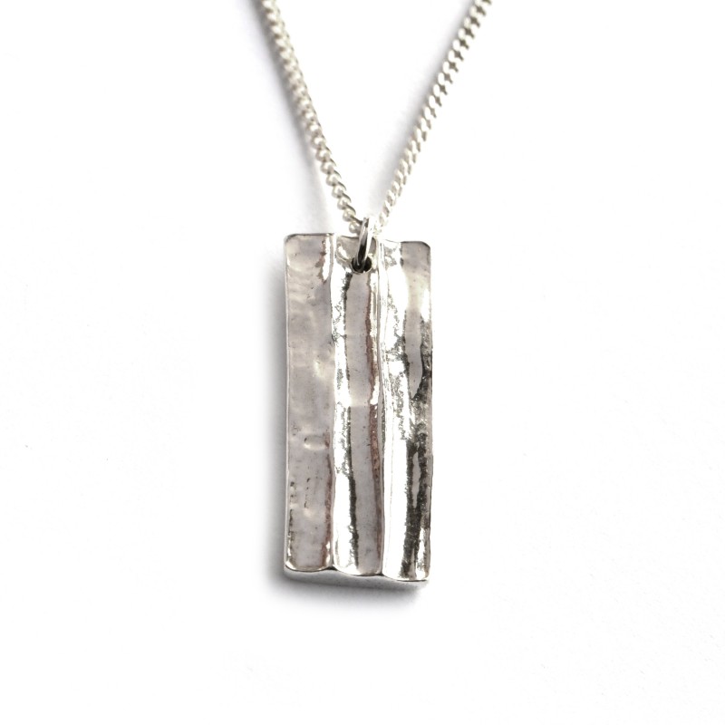 Collier rectangulaire en argent massif Bamboo petite série Einzelstucke une kleine Serien 65,00 € Collier rectangulaire en argent massif Bamboo petite série Einzelstucke une kleine Serien 65,00 €