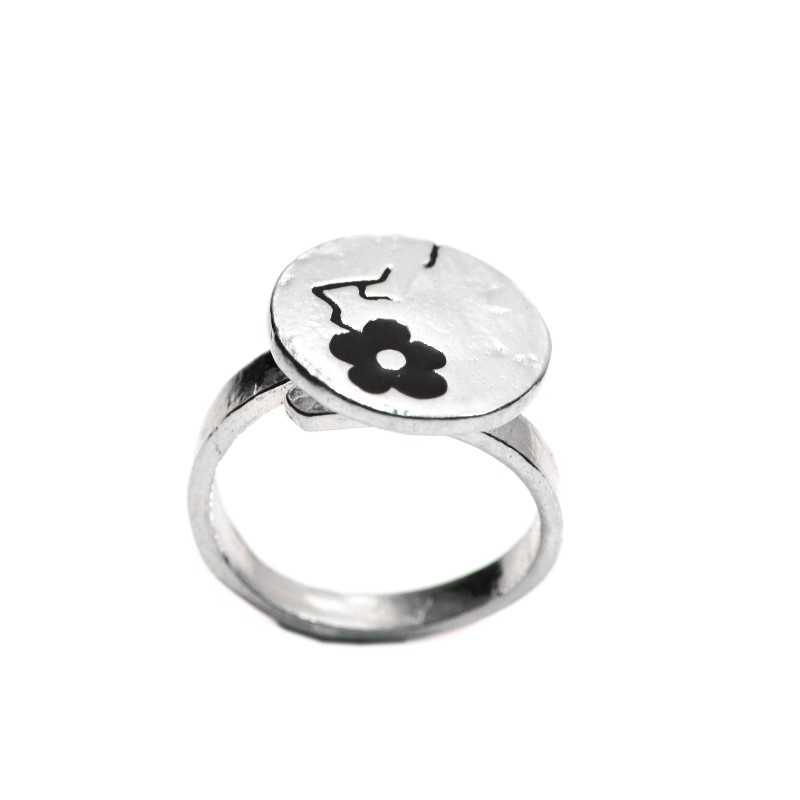 Black Cherry Blossom adjustable sterling silver ring Cherry Blossom 79,00 € Black Cherry Blossom adjustable sterling silver ring Cherry Blossom 79,00 €