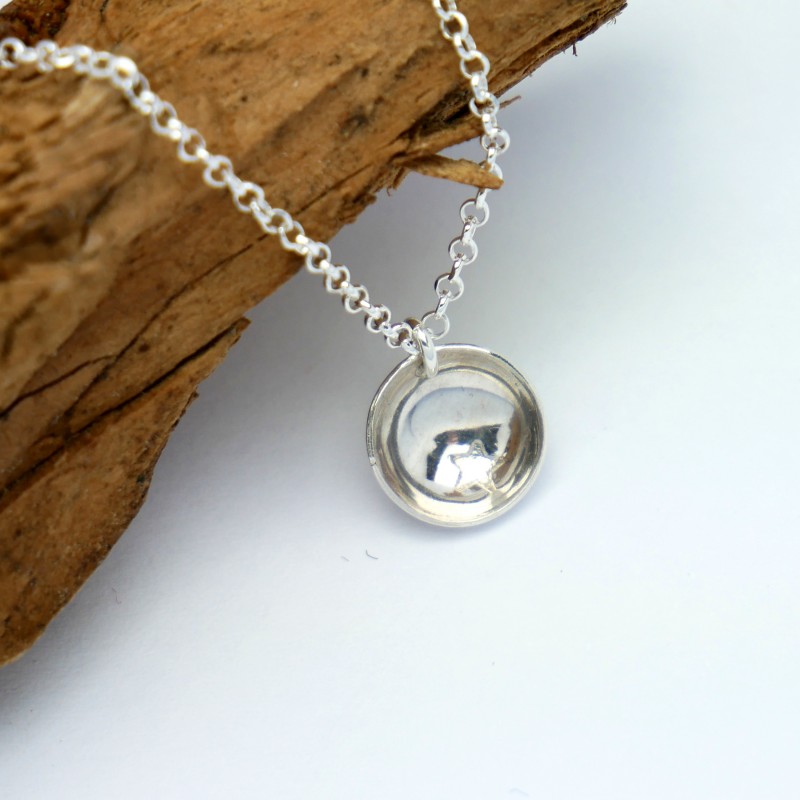 Sterling silver minimalist necklace with star MIN 27,00 € Sterling silver minimalist necklace with star MIN 27,00 €
