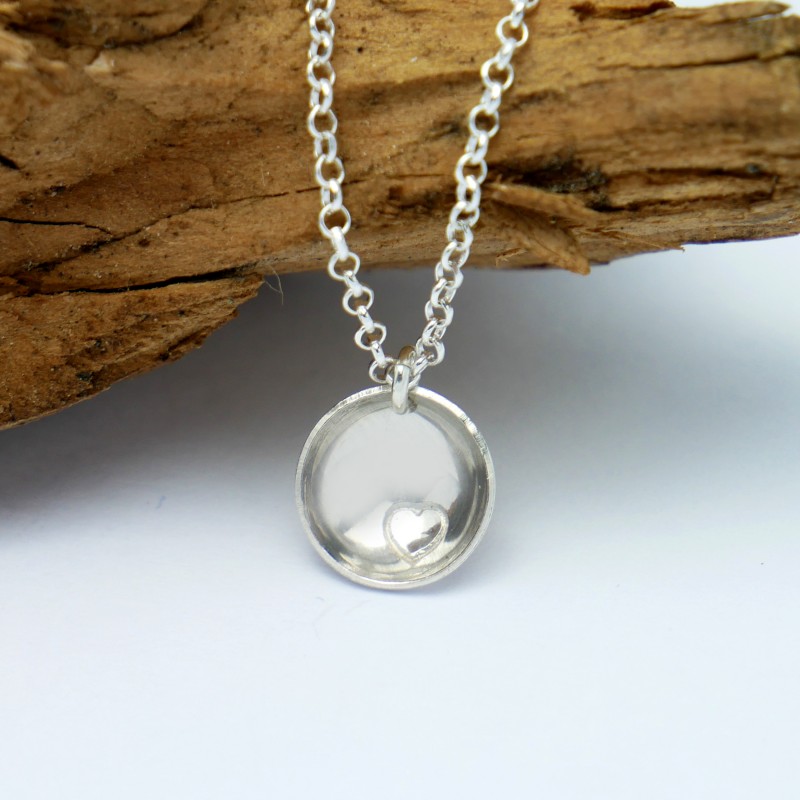 Sterling silver minimalist necklace with heart MIN 27,00 € Sterling silver minimalist necklace with heart MIN 27,00 €