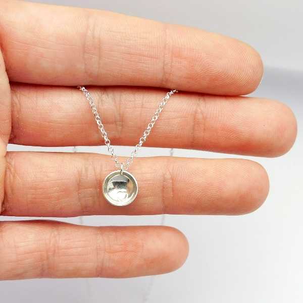 Minimalistische kleine Sterling Silber Hertz Halskette MIN 27,00 €