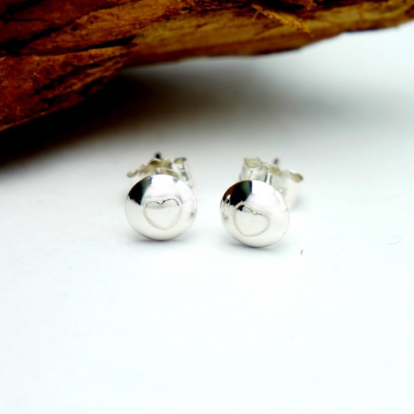 Sterling silver minimalist heart earrings MIN 25,00 €
