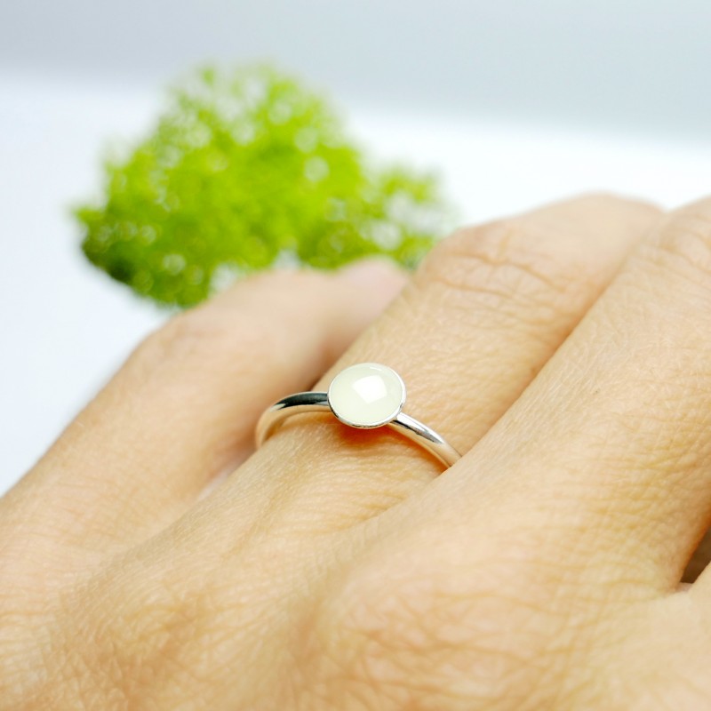 Little sterling silver ring with phosphorescent resin NIJI 25,00 € Little sterling silver ring with phosphorescent resin NIJI 25,00 €