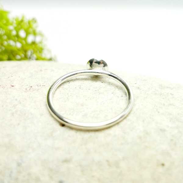 Minimalistischer kleiner Sterling Silber Ring mit blaues Harz NIJI 25,00 €