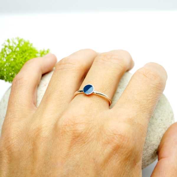 Little sterling silver ring with blue resin NIJI 25,00 €