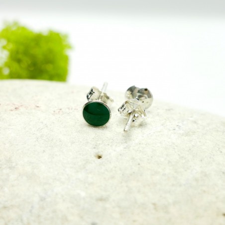 Sterling silver minimalist earrings with fir green resin NIJI 25,00 €