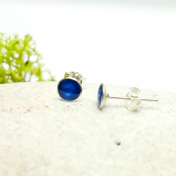 Minimalistische kleine Sterling Silber Ohrringe mit Ocean blaues Harz NIJI 25,00 €