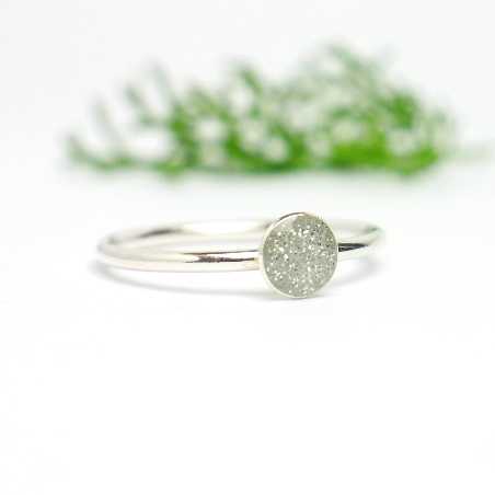 Minimalistischer kleiner Sterling Silber Ring Mit Pailletten besetztes silbernes Harz NIJI 25,00 €
