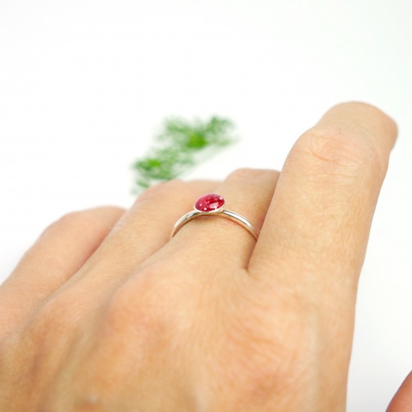 Minimalistischer kleiner Sterling Silber Ring Mit Pailletten besetztes Rosa Harz NIJI 25,00 €