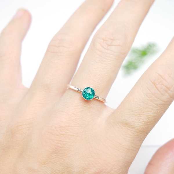 Minimalistischer kleiner Sterling Silber Ring Mit Pailletten besetztes Enten grünes Harz NIJI 25,00 €
