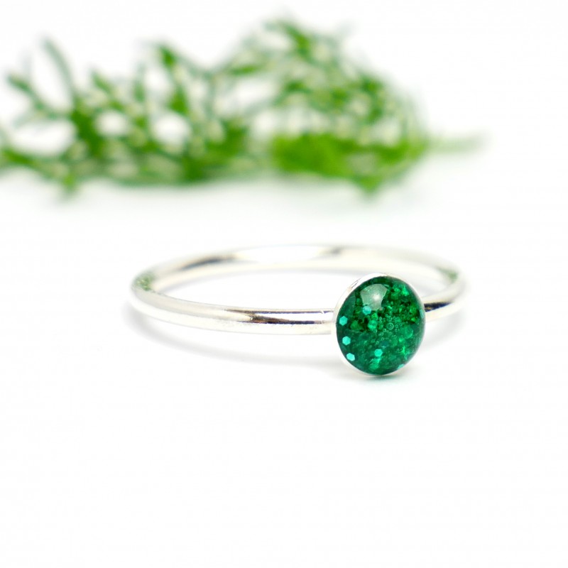 emerald green silver ring