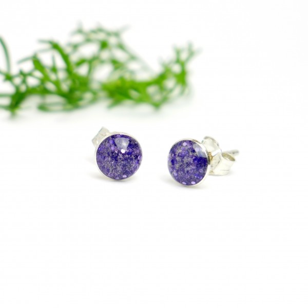 Minimalistische kleine Sterling Silber Ohrringe mit Pailleten besetztes Violettes Harz NIJI 25,00 €