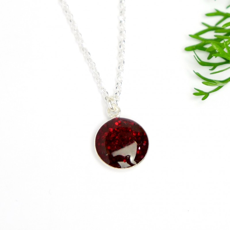 Sterling silver sequined garnet red pendent with chain NIJI 27,00 € Sterling silver sequined garnet red pendent with chain NIJI 27,00 €
