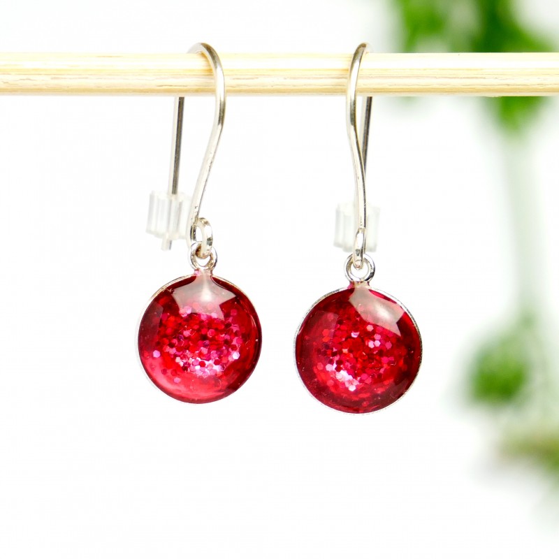 Sterling silver pink sequins minimalist pendent earrings NIJI 30,00 € Sterling silver pink sequins minimalist pendent earrings NIJI 30,00 €