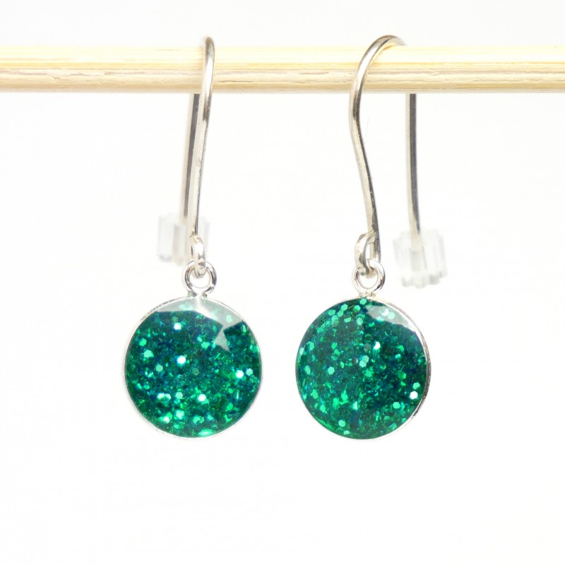Sterling silver duck green sequins minimalist pendent earrings NIJI 30,00 € Sterling silver duck green sequins minimalist pendent earrings NIJI 30,00 €