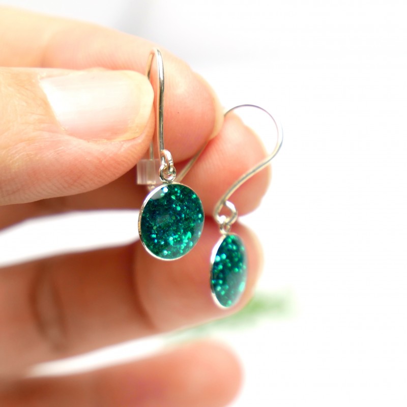 Sterling silver duck green sequins minimalist pendent earrings NIJI 30,00 € Sterling silver duck green sequins minimalist pendent earrings NIJI 30,00 €