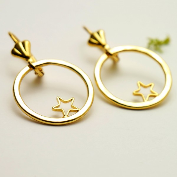 Boucles d'oreilles pendantes étoiles dorées à l'or fin made in France
