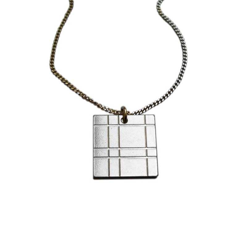 Kilt square necklace. Sterling silver. Kilt 47,00 € Kilt square necklace. Sterling silver. Kilt 47,00 €