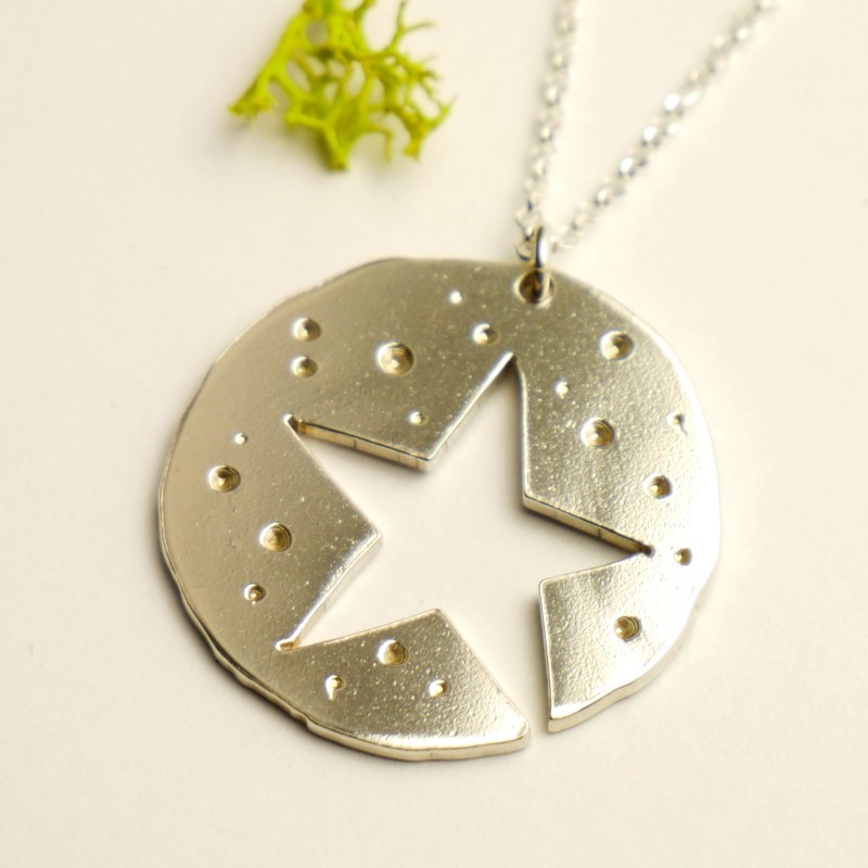 Star pendant on chain. Sterlin silver. Star 77,00 € Star pendant on chain. Sterlin silver. Star 77,00 €