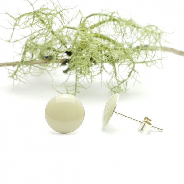 Sterling silver minimalist earrings with cream resin NIJI 30,00 €