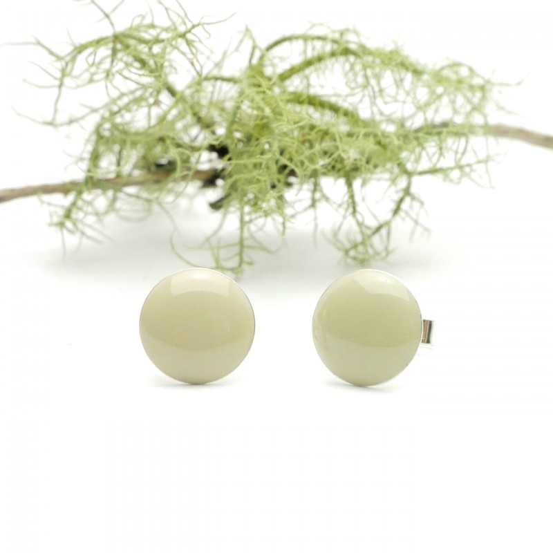 Boucles d'oreilles rondes en argent 925 et résine crème collection Niji NIJI 30,00 € Boucles d'oreilles rondes en argent 925 et résine crème collection Niji NIJI 30,00 €