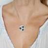 Pendentif Fleurs de Cerisier noires sur chaine en argent massif 925 Desiree Schmidt Paris