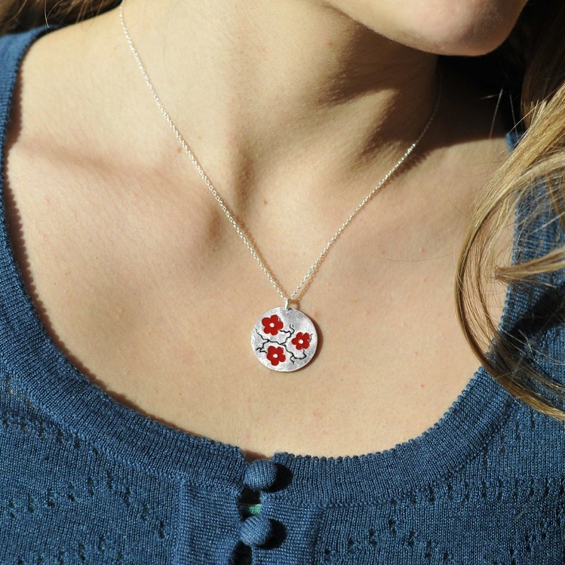 Red Cherry Blossom necklace. Sterling silver and red resin. Desiree Schmidt Paris Cherry Blossom 77,00 € Red Cherry Blossom necklace. Sterling silver and red resin. Desiree Schmidt Paris Cherry Blossom 77,00 €