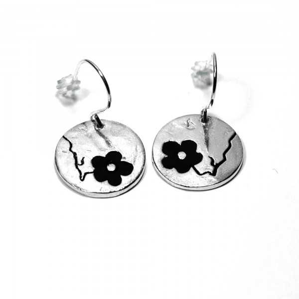 Boucles d'oreilles pendantes Fleurs de Cerisier noires en argent 925 artisanat français
