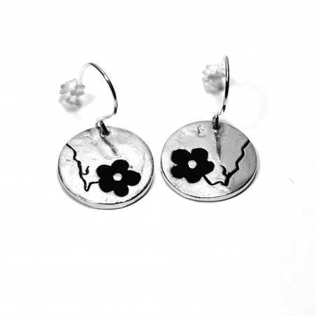 Boucles d'oreilles pendantes Fleurs de Cerisier noires en argent 925 artisanat français