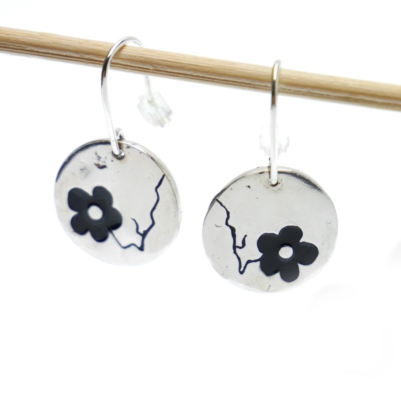 Black Cherry Blossom earrings. Sterling silver and resin. Cherry Blossom 85,00 € Black Cherry Blossom earrings. Sterling silver and resin. Cherry Blossom 85,00 €