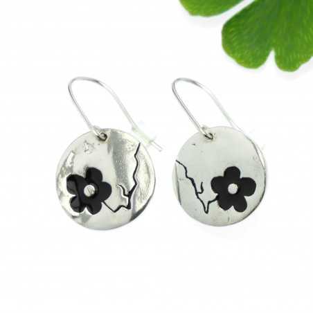 Boucles d'oreilles pendantes Fleurs de Cerisier noires en argent 925 inspirées du Japon