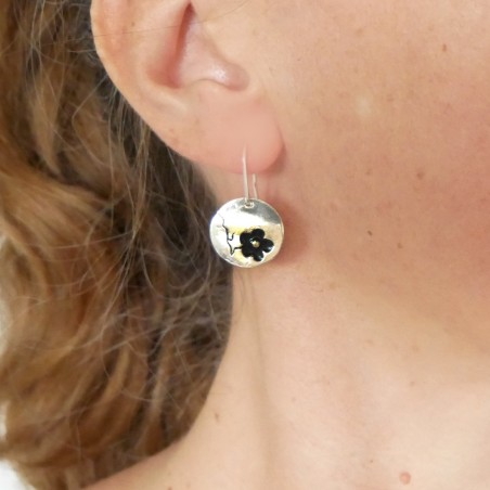 Boucles d'oreilles pendantes Fleurs de Cerisier noires en argent 925 fabrication française