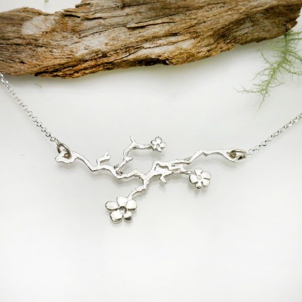 Fine Sakura flower necklace in sterling silver 925 made in France Prunus 77,00 €