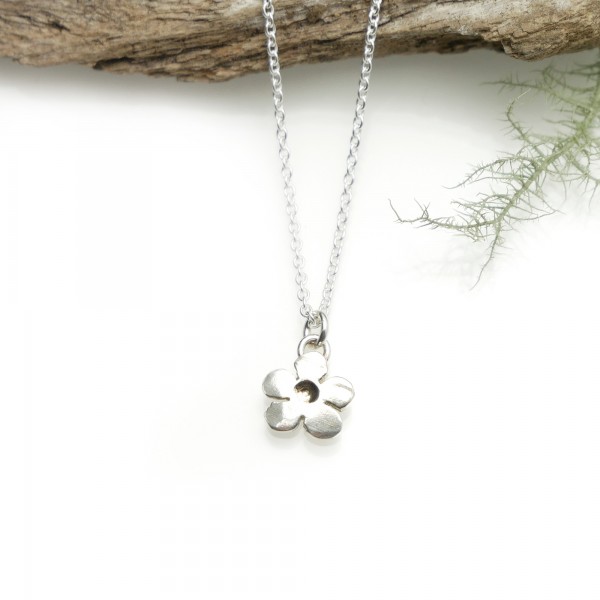 Minimalist necklace flower silver 925 made in France Desiree Schmidt Paris Prunus 35,00 €