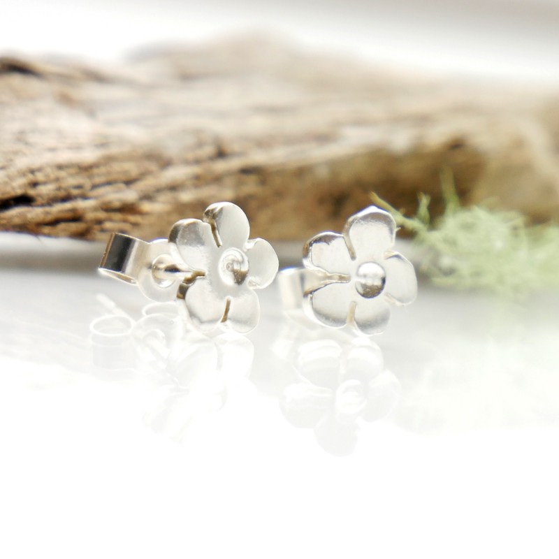 Prunus small earrings. sterling silver. Prunus 35,00 € Prunus small earrings. sterling silver. Prunus 35,00 €