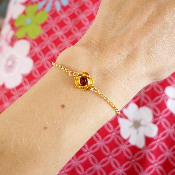 Petit bracelet fleur Rose rouge gre doré à l'or fin Rose 35,00 €