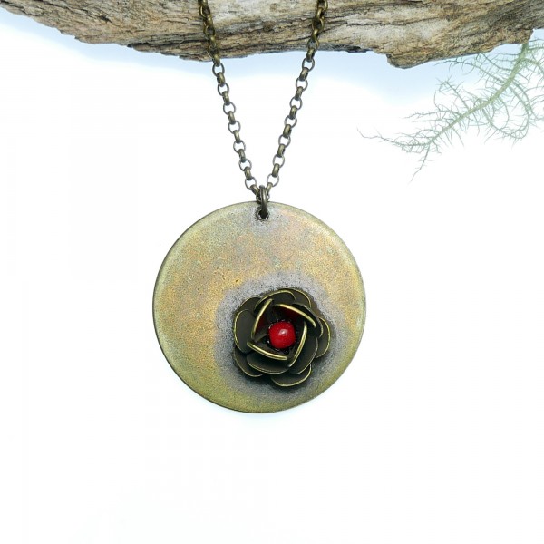Round pendant on adjustable chain Rose in aged bronze Desiree Schmidt Paris Rose 39,00 €