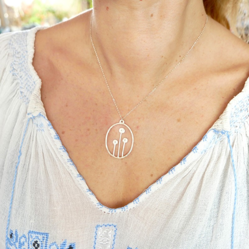 Winter Garden reversible necklace. Sterling silver. Desiree Schmidt Paris Winter Garden 77,00 € Winter Garden reversible necklace. Sterling silver. Desiree Schmidt Paris Winter Garden 77,00 €