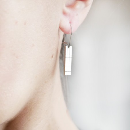 Petites boucles d'oreilles pendantes rectangulaires Kilt en argent 925 fabriquées en France