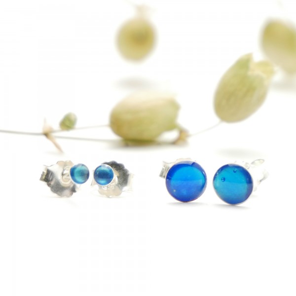 Boucles d'oreilles puces en argent massif 925/1000 et résine bleu azur collection Niji NIJI 17,00 €