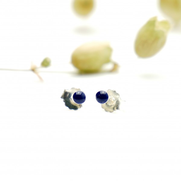 Boucles d'oreilles puces en argent massif 925/1000 et résine bleu marine collection Niji NIJI 17,00 €