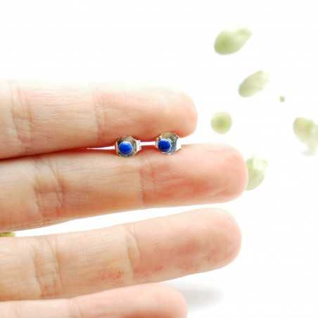 Sterling silver minimalist earrings with periwinkle blue resin NIJI 17,00 €