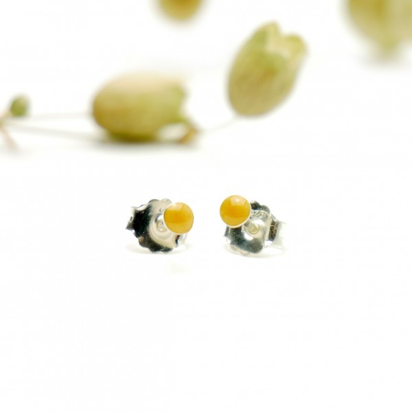 Minimalistische kleine Sterling Silber Ohrringe mit Perlmuttgoldgelbes Harz NIJI 17,00 €