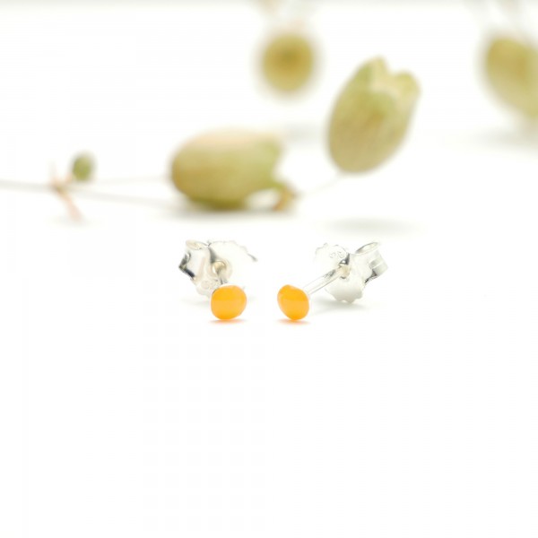 Minimalistische kleine Sterling Silber Ohrringe mit fluoreszierendes Oranges Harz NIJI 17,00 €