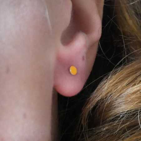 Boucles d'oreilles puces en argent massif 925/1000 et résine orange fluorescent collection Niji NIJI 17,00 €