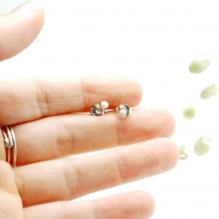 Minimalistische kleine Sterling Silber Ohrringe mit Hellrosanes Harz NIJI 17,00 €