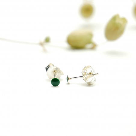 Minimalistische kleine Sterling Silber Ohrringe mit Waldgrünes Harz NIJI 17,00 €
