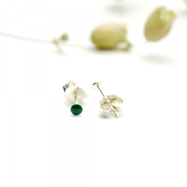 Minimalistische kleine Sterling Silber Ohrringe mit Waldgrünes Harz NIJI 17,00 €