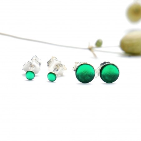 Boucles d'oreilles puces en argent massif 925/1000 et résine vert émeraude collection Niji NIJI 17,00 €