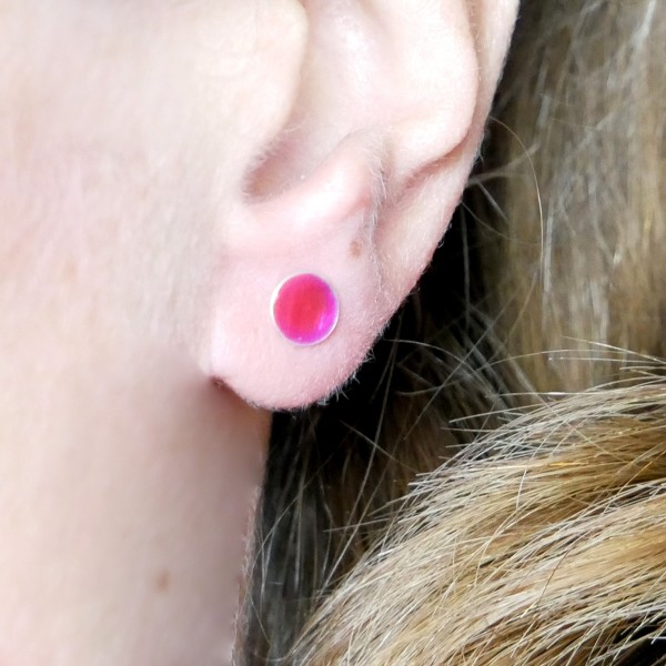 Minimalistische kleine Sterling Silber Ohrringe mit Fuchsia Pink Harz NIJI 25,00 €